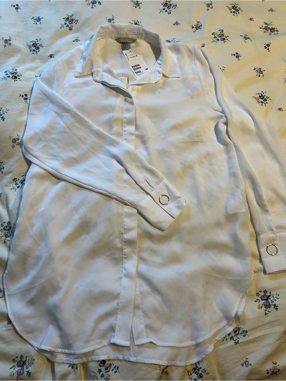 H&M White Long-Sleeve Ring Cuff Shirt